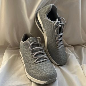 Skechers Uno 2 women’s size 10 sneakers